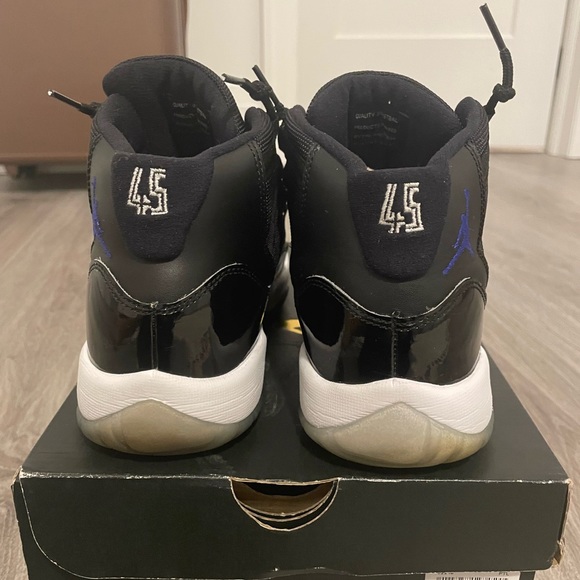 Air Jordan 11 space jams - Picture 3 of 3